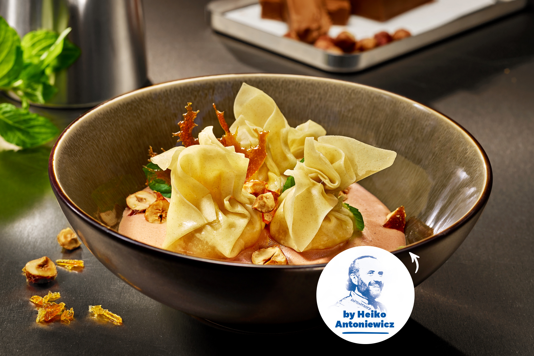 Dim sum ngọt cùng sữa hạt phỉ